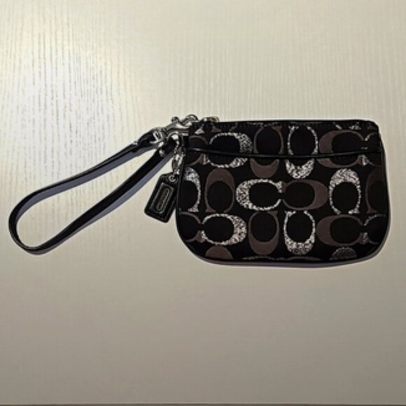 Coach black and silver Signature C wristlet with front pocket and hang tag - Picture 1 of 7